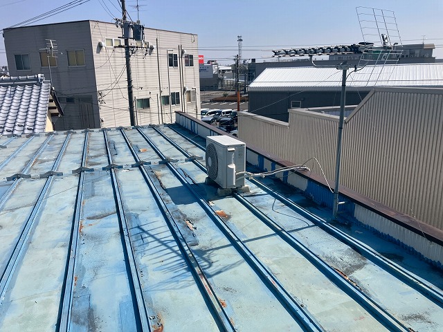 屋根の状態確認を実施